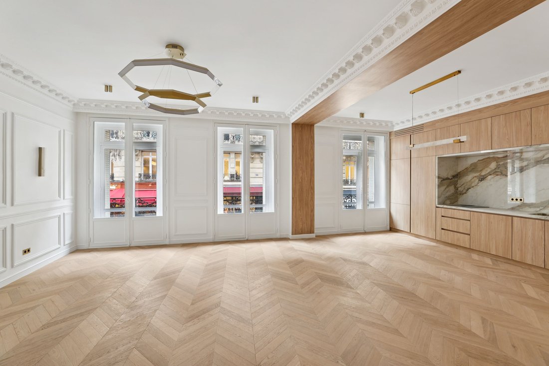 Apartment in Triangle d'Or, Paris 8e Arrondissement, Paris 2 - 16795866