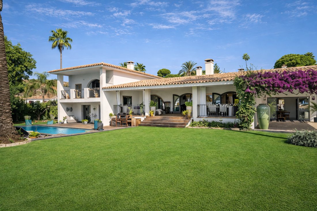 Villa in El Paraíso, Benahavis, Spain 1 - 16927183