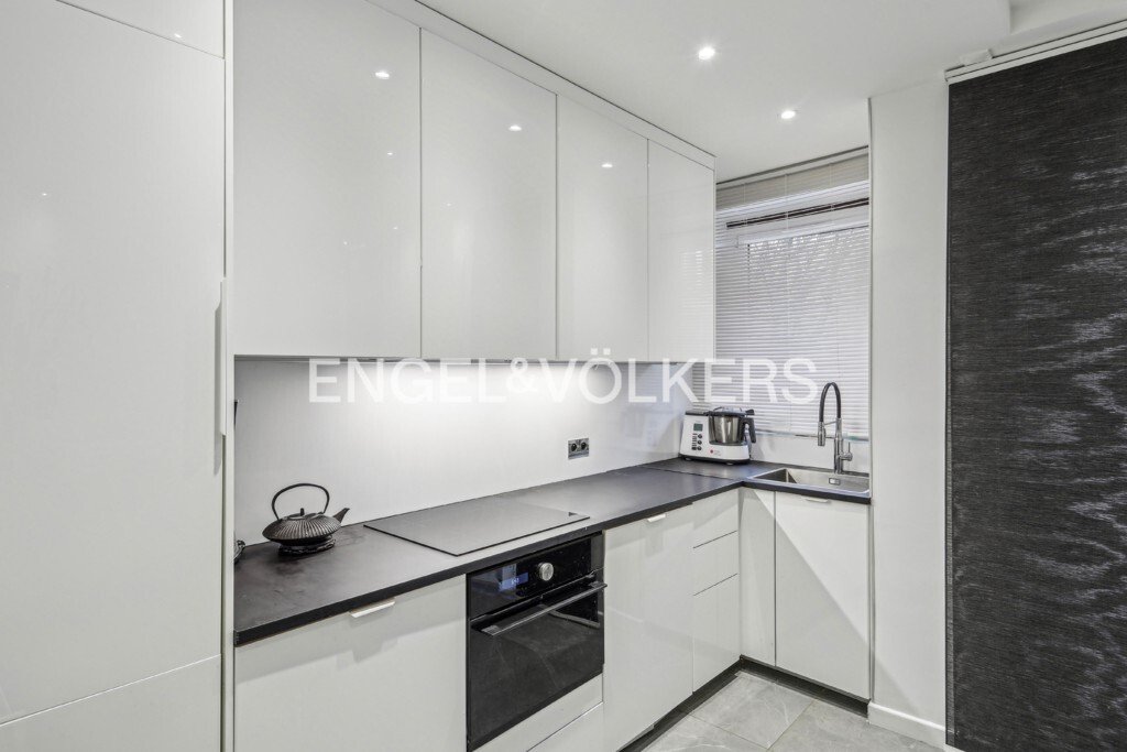 Apartment in Muette Sud, Paris 16e Arrondissement, Paris 4 - 15220613