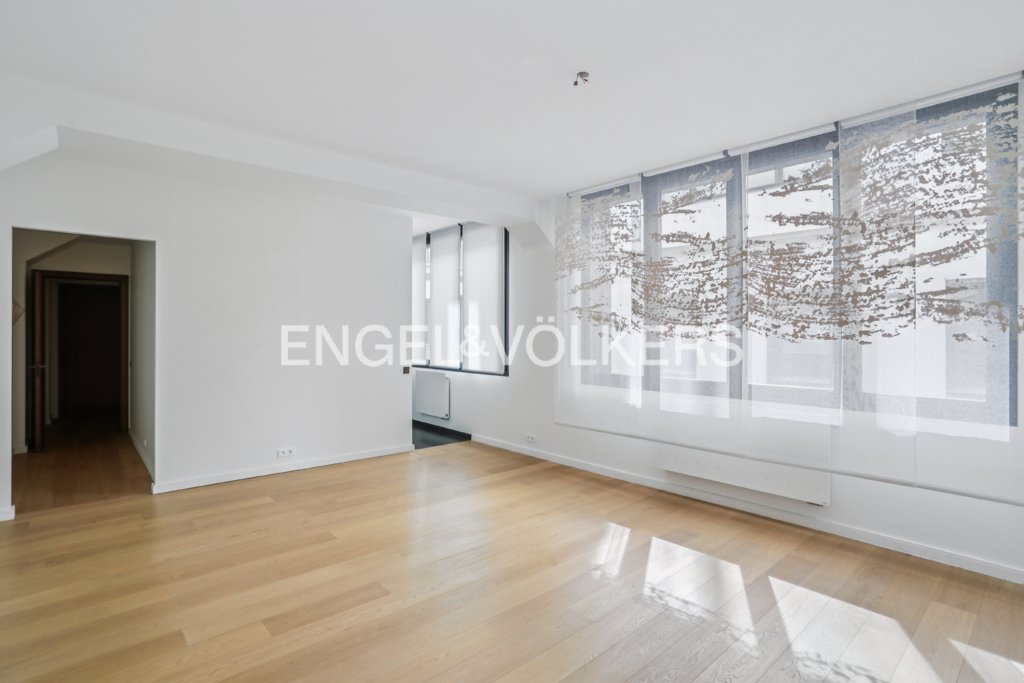 Apartment in Saint Thomas d'Aquin, Paris 7e Arrondissement, Paris 3 - 16184455