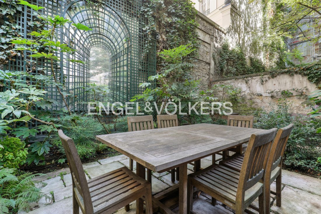 Apartment in Saint Philippe du Roule, Paris 8e Arrondissement, Paris 5 - 16268478