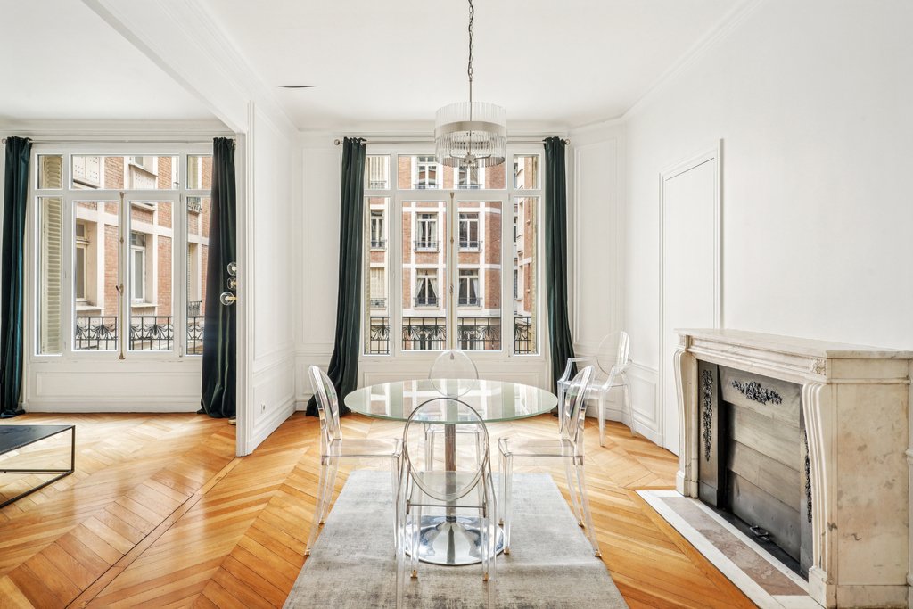 Apartment in Gros Caillou, Paris 7e Arrondissement, Paris 4 - 16769702