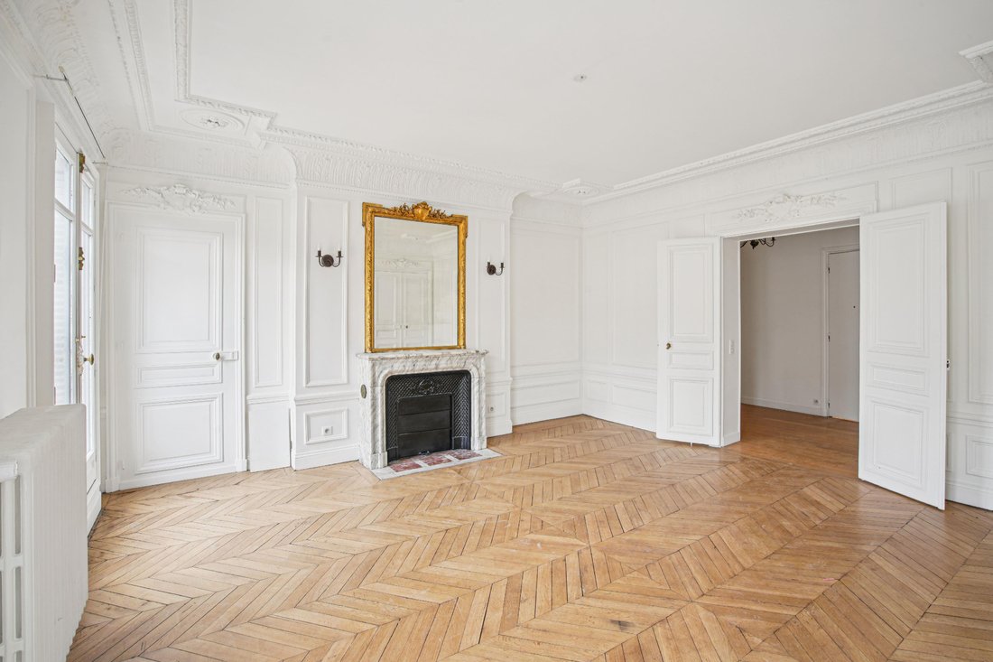 Apartment in Triangle d'Or, Paris 8e Arrondissement, Paris 4 - 16803328