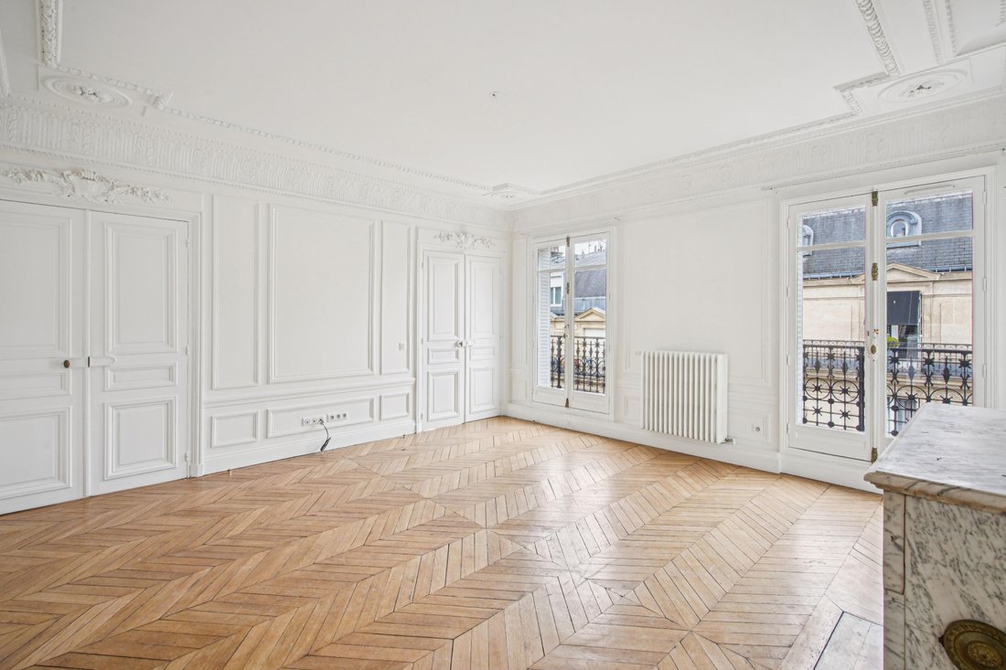 Apartment in Triangle d'Or, Paris 8e Arrondissement, Paris 3 - 16803328