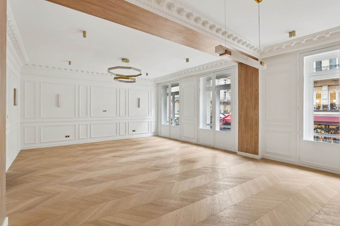 Apartment in Triangle d'Or, Paris 8e Arrondissement, Paris 5 - 16795866