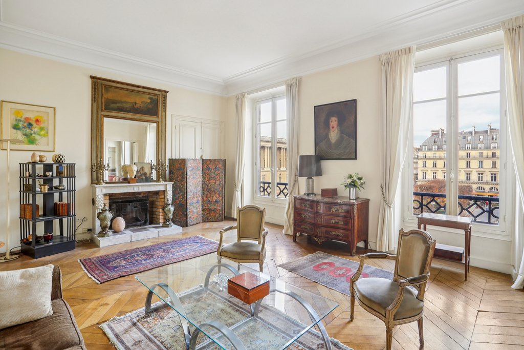 Apartment in Saint Germain l'Auxerrois, Paris 1er Arrondissement, Paris 4 - 13995669