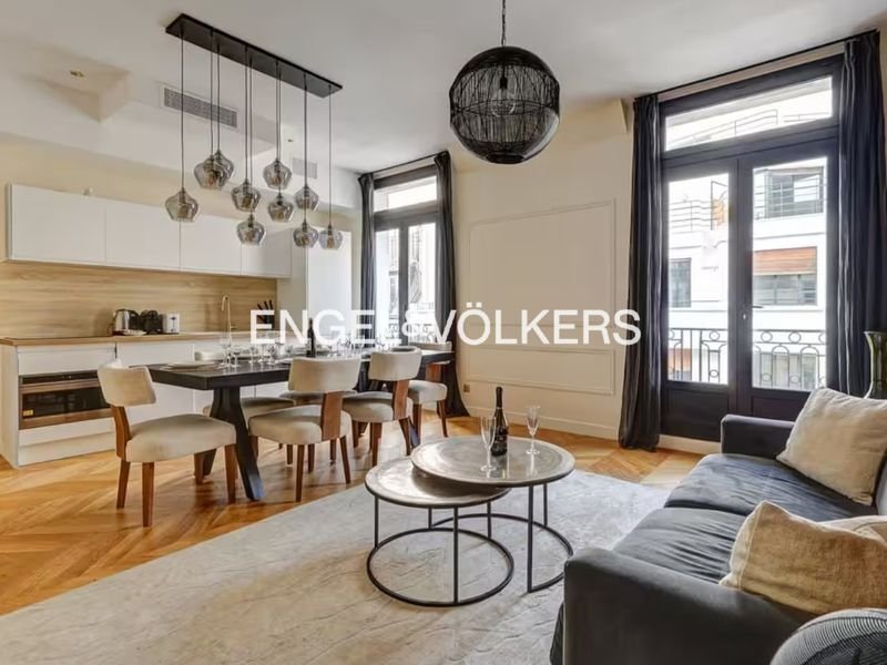 Apartment in Saint Philippe du Roule, Paris 8e Arrondissement, Paris 1 - 16291866