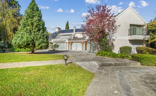 House in Villepreux, Ile-de-France, France 1