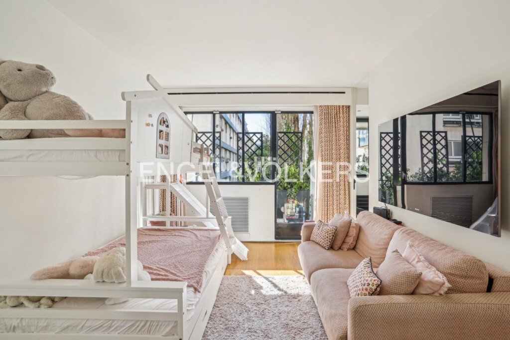 Apartment in Muette Nord, Paris 16e Arrondissement, Paris 5 - 15363237