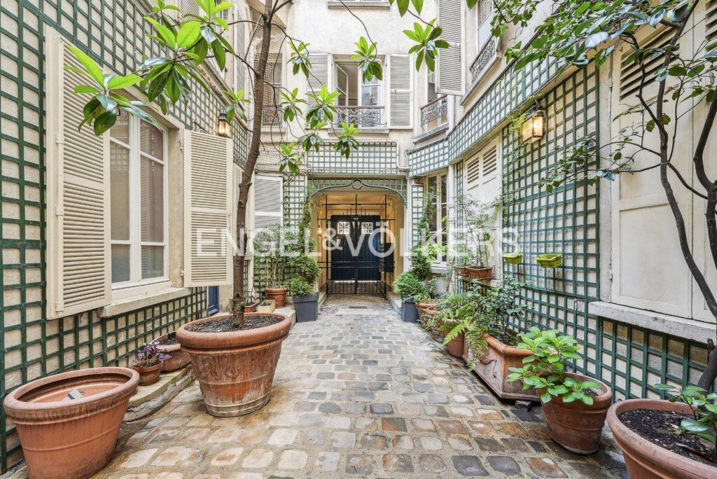 Apartment in Odéon, Paris 6e Arrondissement, Paris 1 - 14708893