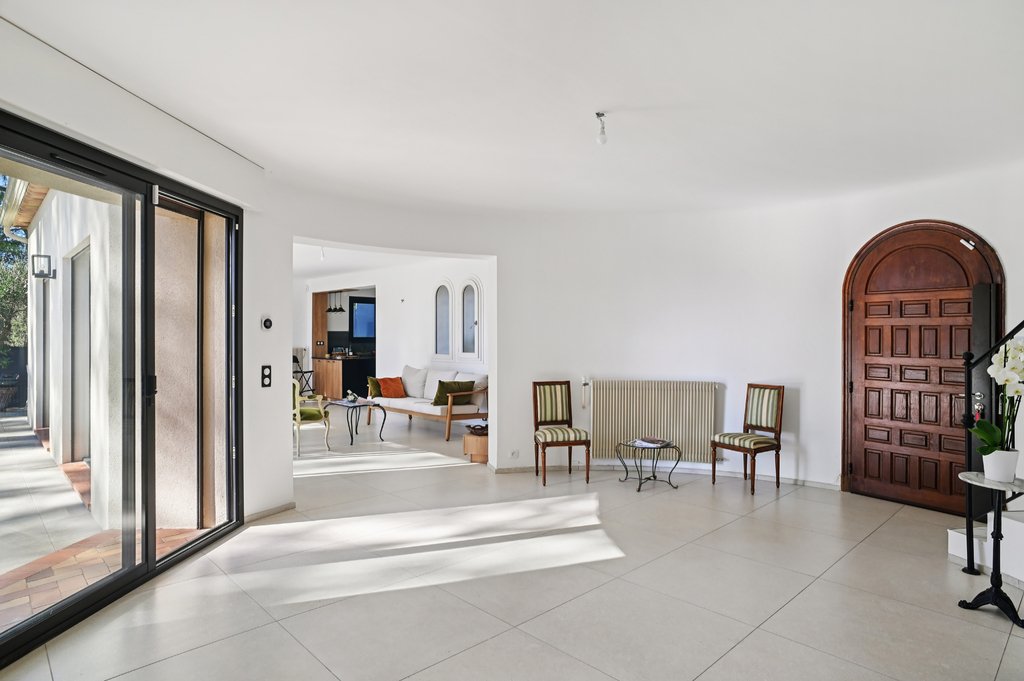House in Colombier, Le Cannet, France 3 - 16825116