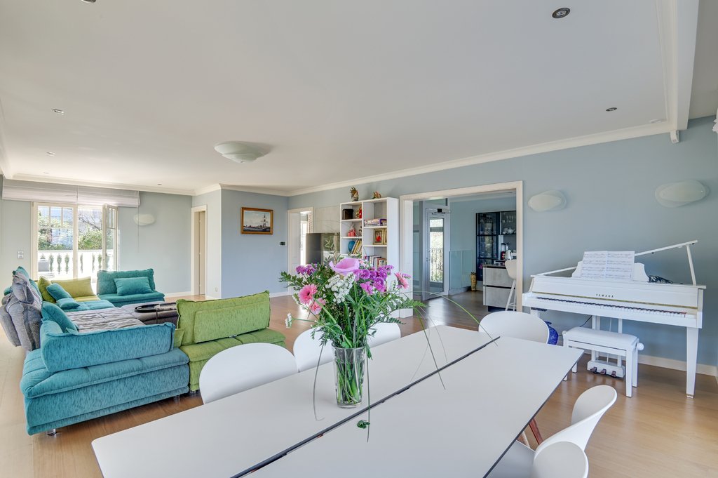 House in Antibes, Provence-Alpes-Côte d'Azur, France 2 - 14968557