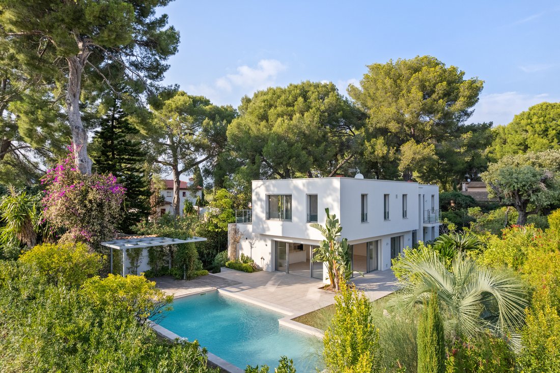 House in Antibes, Provence-Alpes-Côte d'Azur, France 1 - 16481646