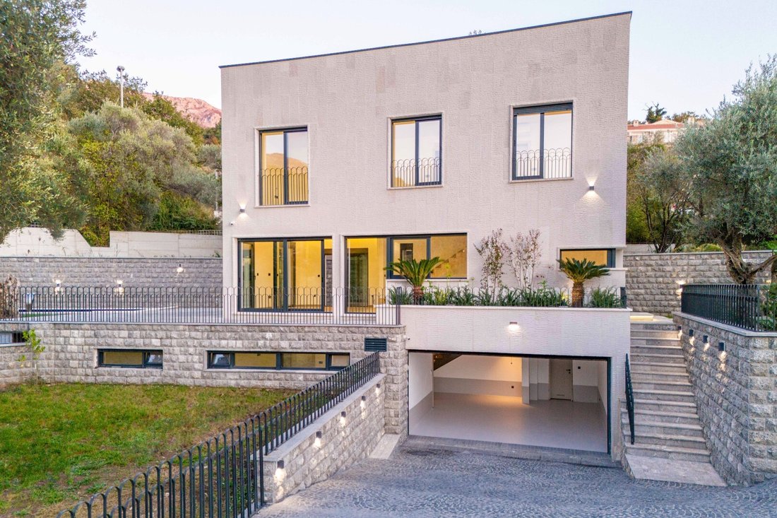 Villa in Kamenovo beach, Budva Municipality, Montenegro 1 - 16503860