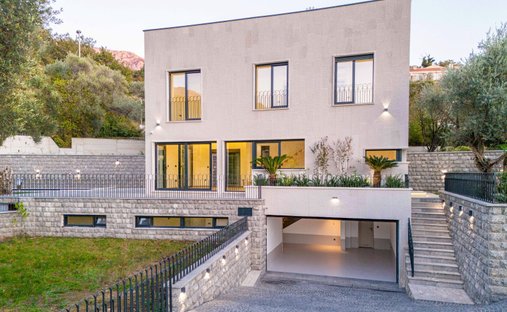 Villa in Kamenovo beach, Budva Municipality, Montenegro 1