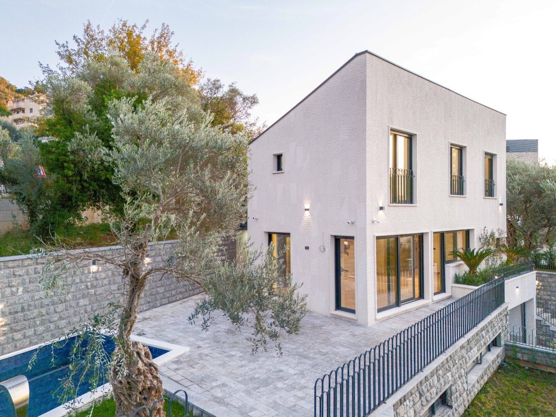 Villa in Kamenovo beach, Budva Municipality, Montenegro 4 - 16503860