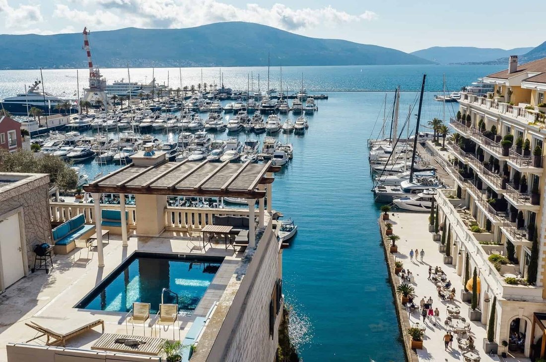 Apartment in Tivat, Tivat Municipality, Montenegro 4 - 16503934