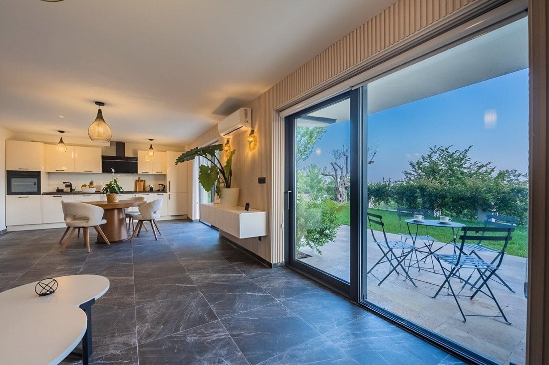 Villa in Markovići, Montenegro 4 - 16503986