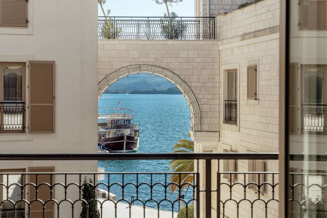 Apartment in Tivat, Tivat Municipality, Montenegro 3 - 16677834