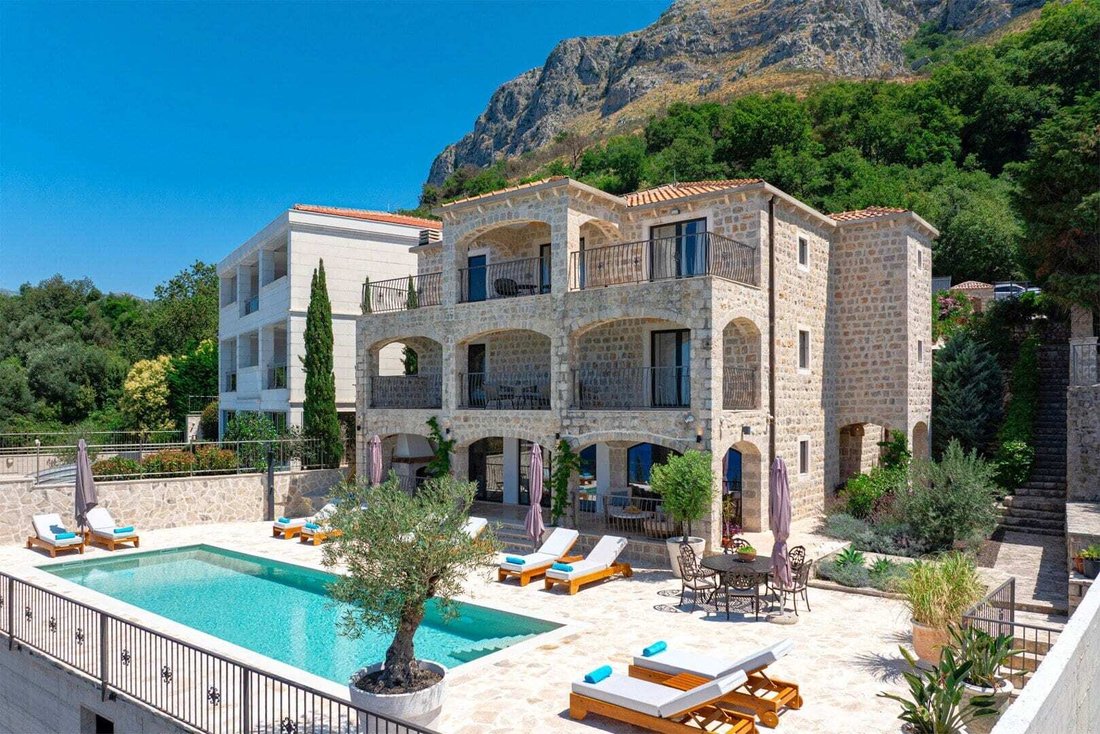Villa in Drobnići, Budva Municipality, Montenegro 1 - 16503974