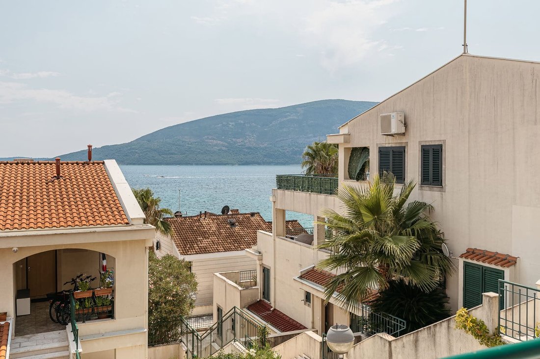 Apartment in Herceg Novi, Herceg Novi Municipality, Montenegro 1 - 16503742