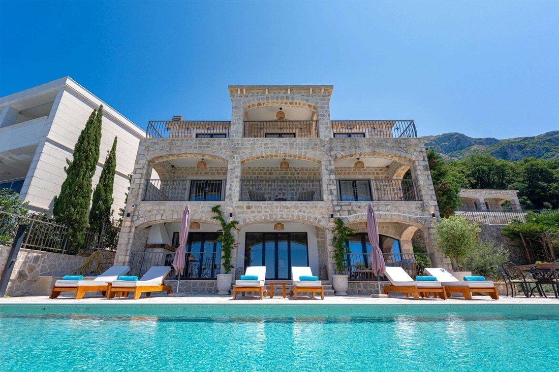 Villa in Drobnići, Budva Municipality, Montenegro 3 - 16503974