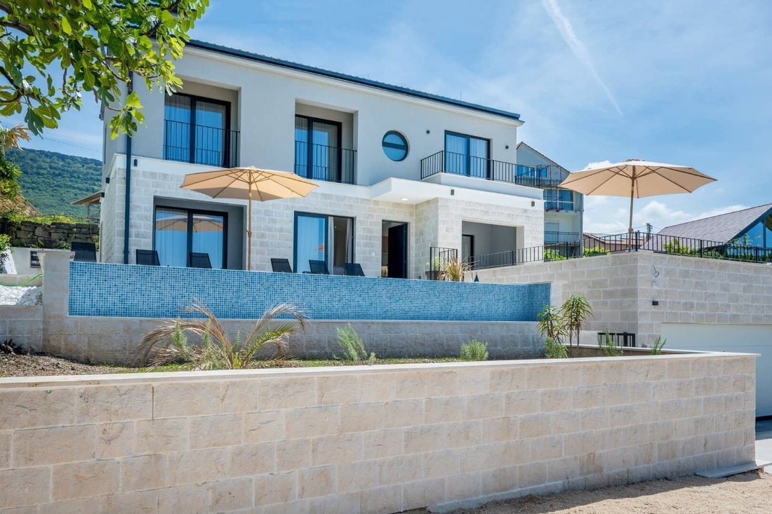 Villa in Mrčevac, Montenegro 2 - 16503956