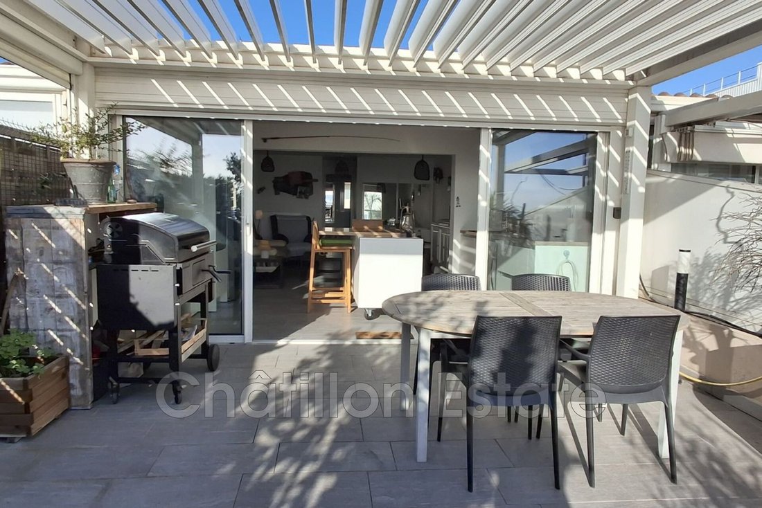Villa in Cannes Marina-La Roubine, Mandelieu-la-Napoule, France 4 - 16929433