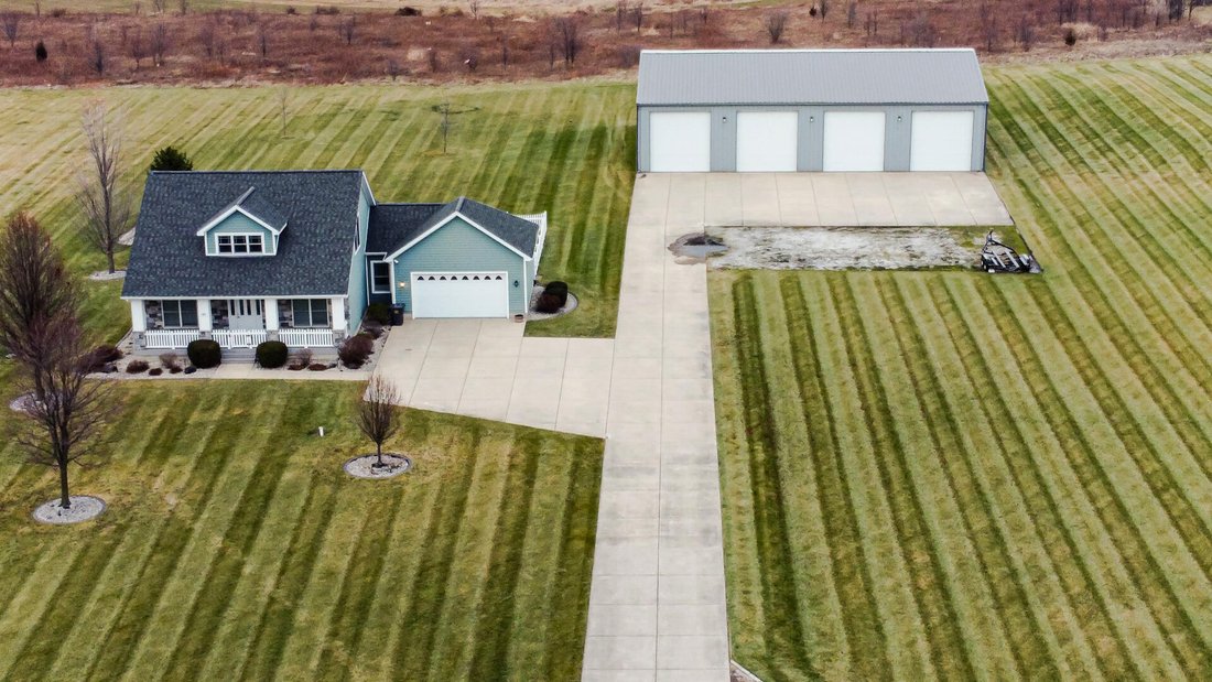House in Valparaiso, Indiana, United States 2 - 16943549