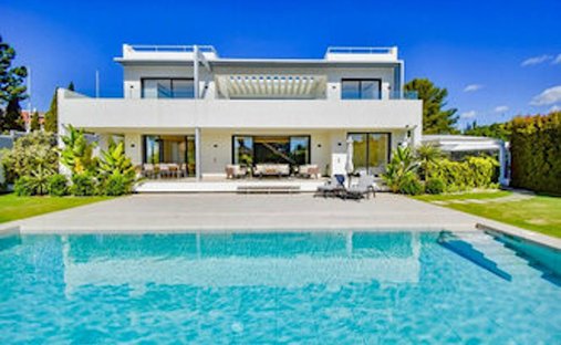 Villa in Golden Mile, Andalusia, Spain 1