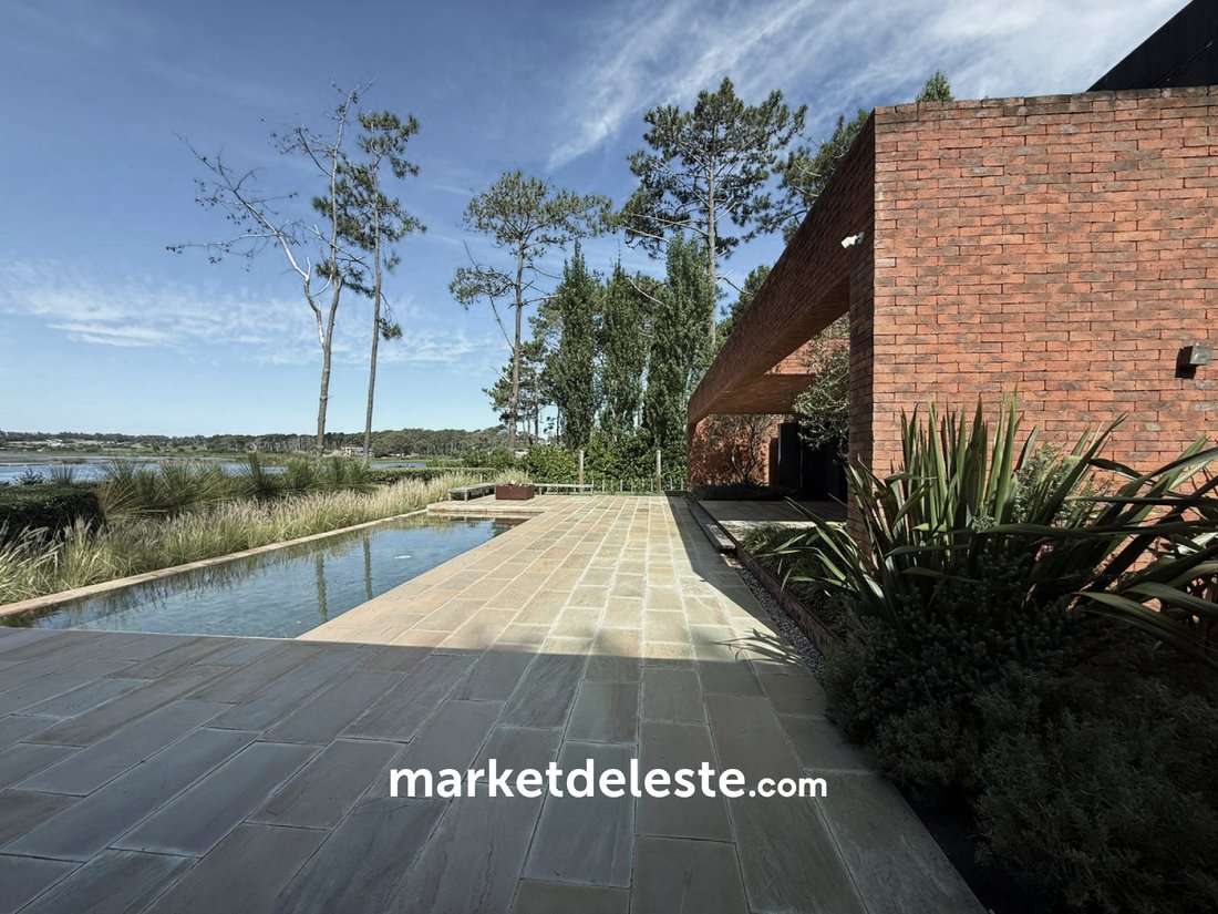 House in Punta del Este, Maldonado Department, Uruguay 4 - 16944533