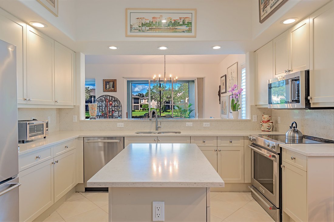 Condo in Naples, Florida, United States 5 - 16944677