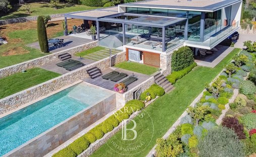 Villa in Bois Fleuri-Chevre d'Or-Saint Philippe, Biot, France 1