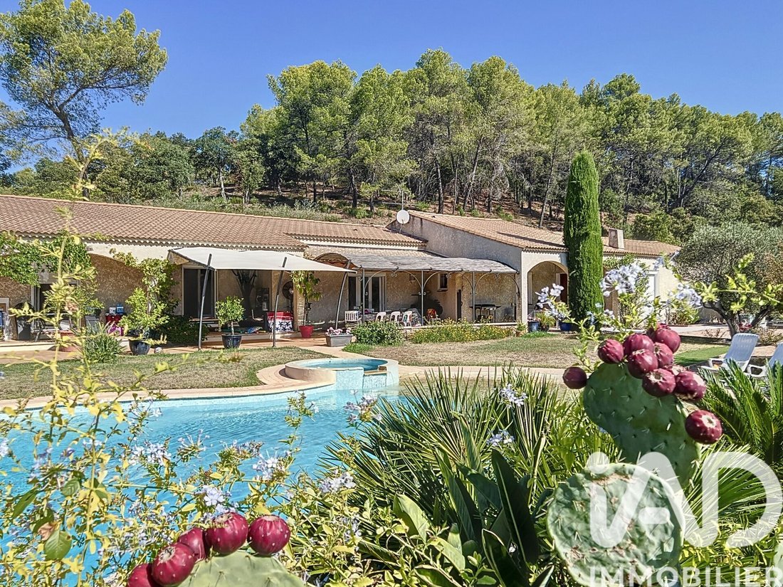 House in Pierrefeu-du-Var, Provence-Alpes-Côte d'Azur, France 2 - 16946372