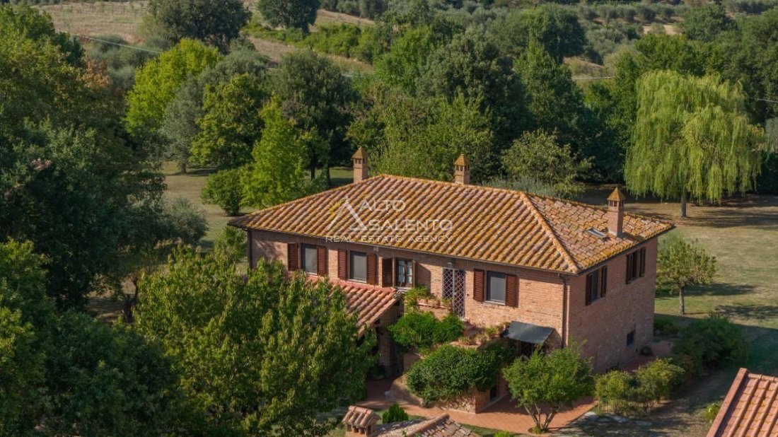 Villa in Castiglione del Lago, Umbria, Italy 4 - 16952565