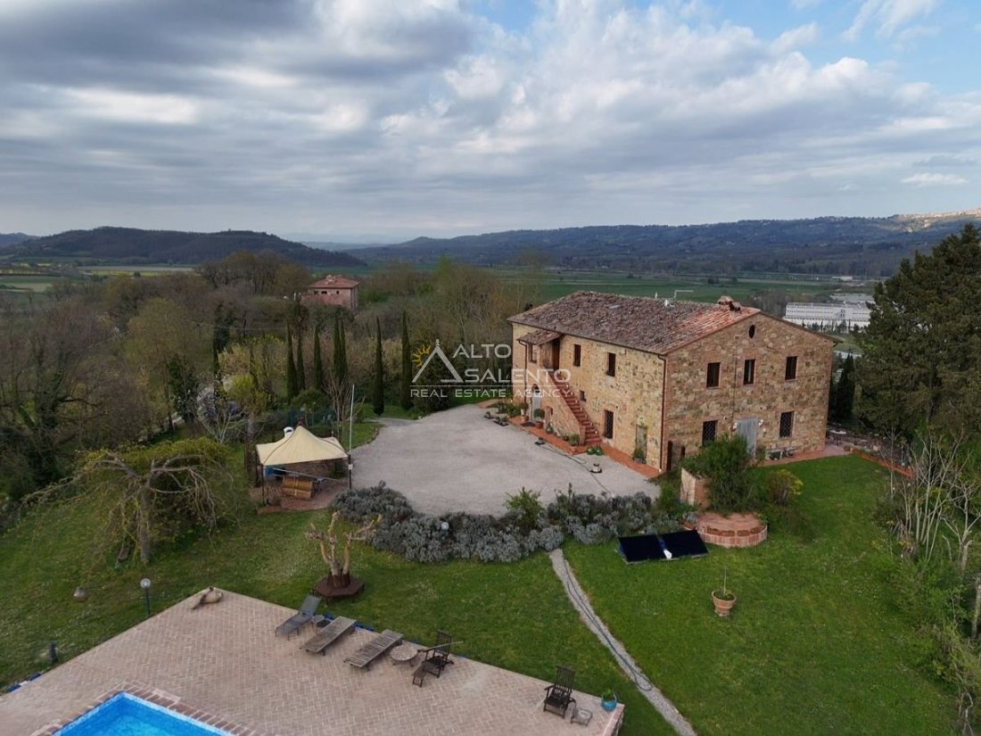 Villa en Città della Pieve, Umbría, Italia 1 - 16952555