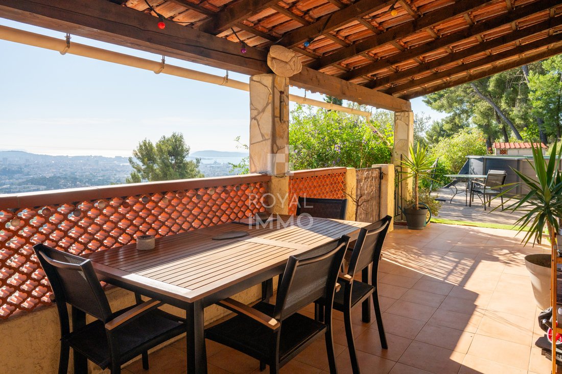 Villa in Le Faron-Fort-Rouge, Toulon, France 1 - 16947812