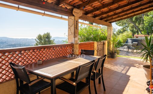 Villa in Le Faron-Fort-Rouge, Toulon, France 1