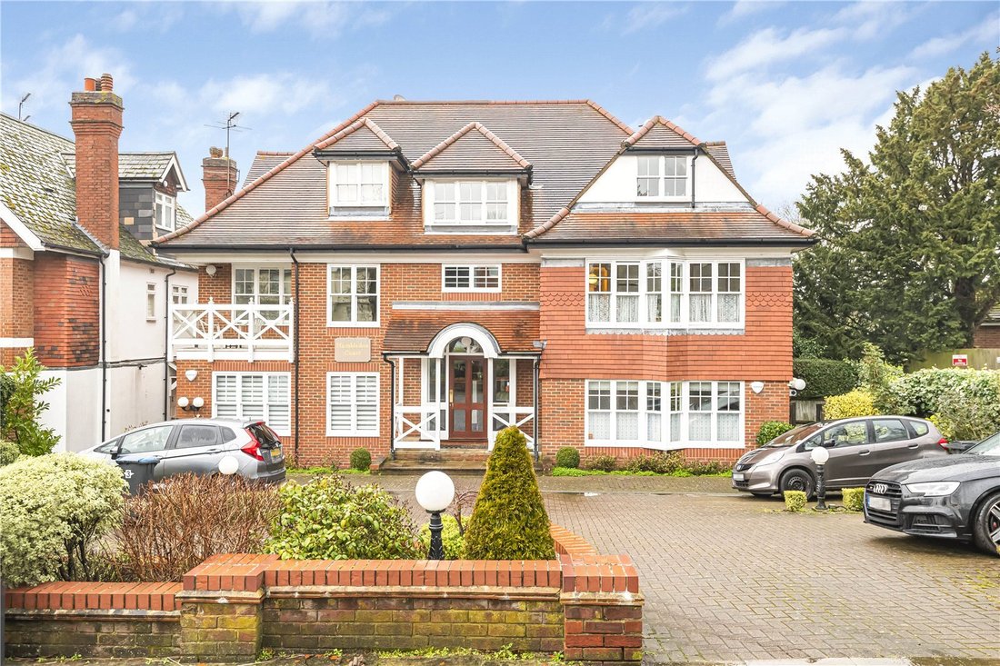 Apartment in Ferney Hill, Enfield, England 2 - 16954722
