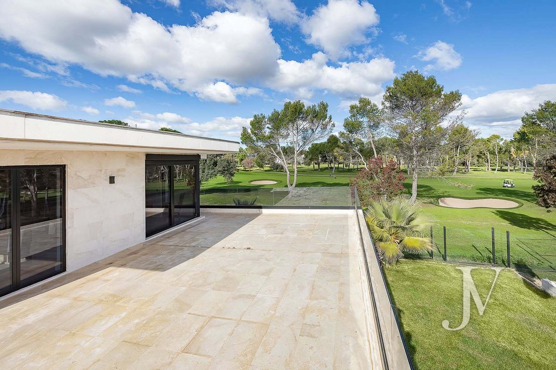 Villa in Fuencarral-El Pardo, Madrid, Spain 1 - 14955590