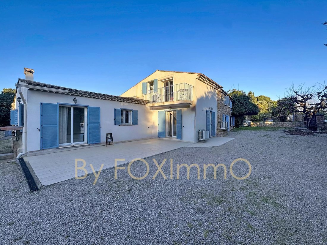 Estate in Les Cougoulins-Rastines, Antibes, France 1 - 16948640