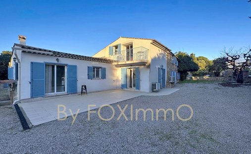 Estate in Les Cougoulins-Rastines, Antibes, France 1