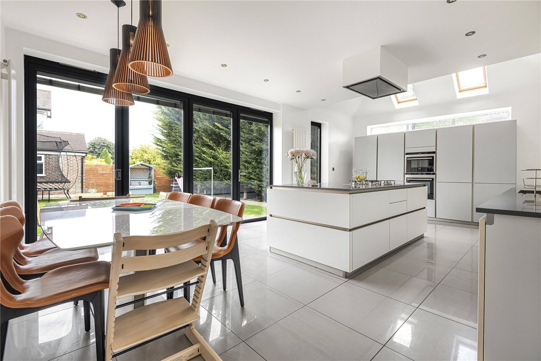 House in Winchmore Hill, Enfield, England 5 - 16945155