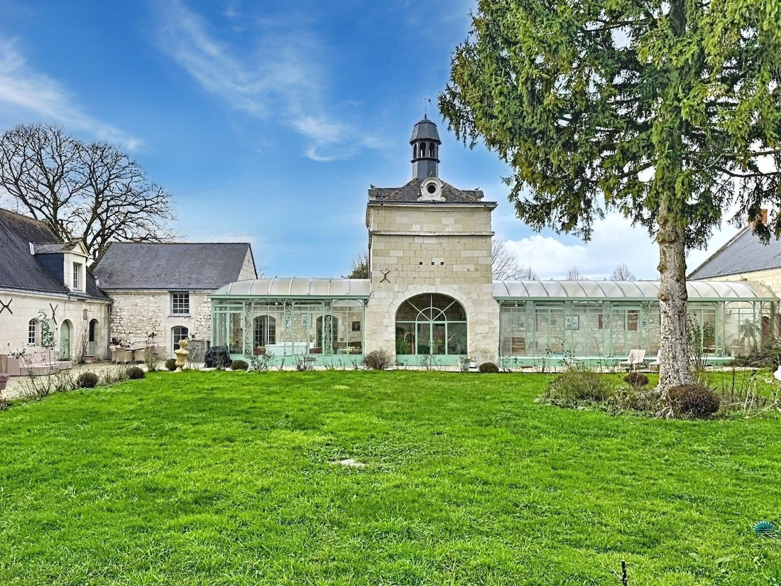 Castle in Gare-Croix Verte-Ile Offard-Millocheau, Saumur, France 4 - 16913759
