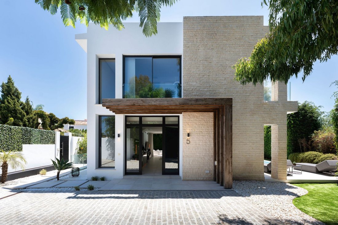 Villa in Marbella, Andalusia, Spain 1 - 16950023