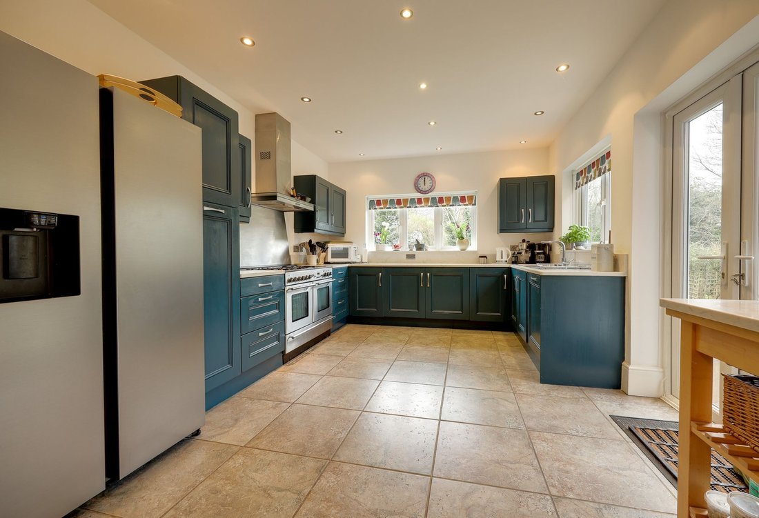 House in Burgess Hill, England 4 - 16945695