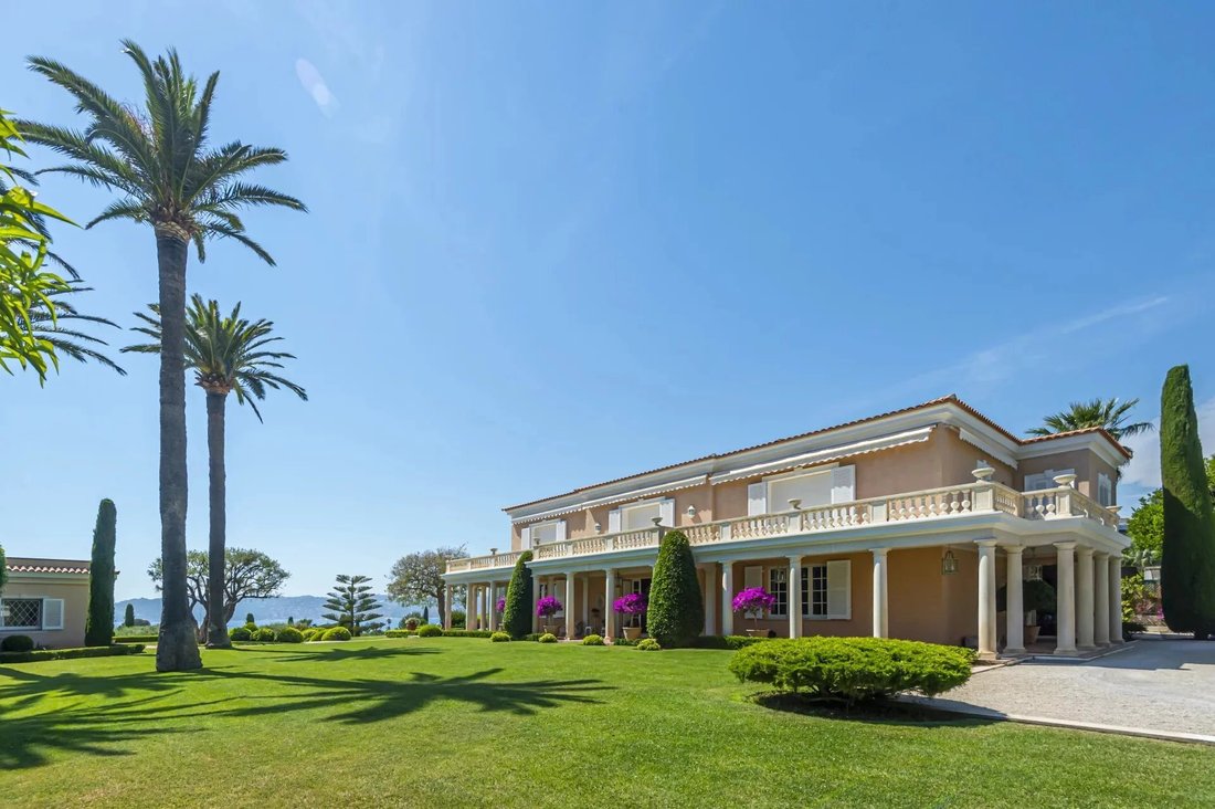 Villa en Antibes, Provenza-Alpes-Costa Azul, Francia 1 - 16956032