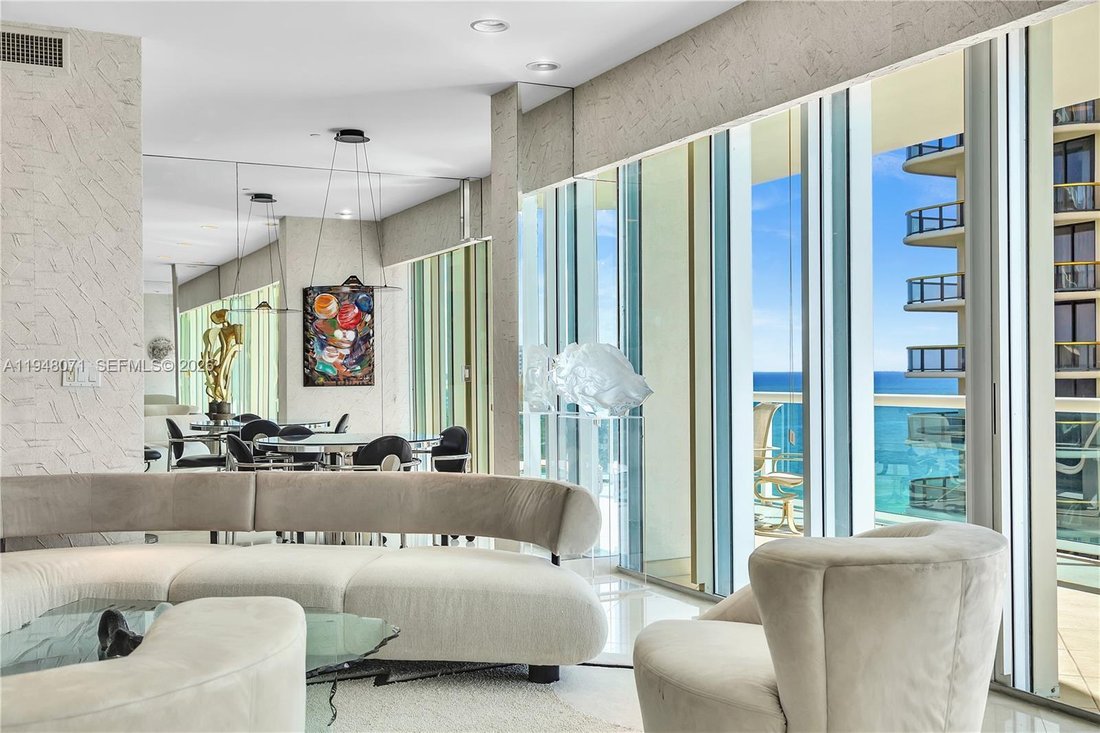 Condo in Bal Harbour, Florida, United States 1 - 16957211