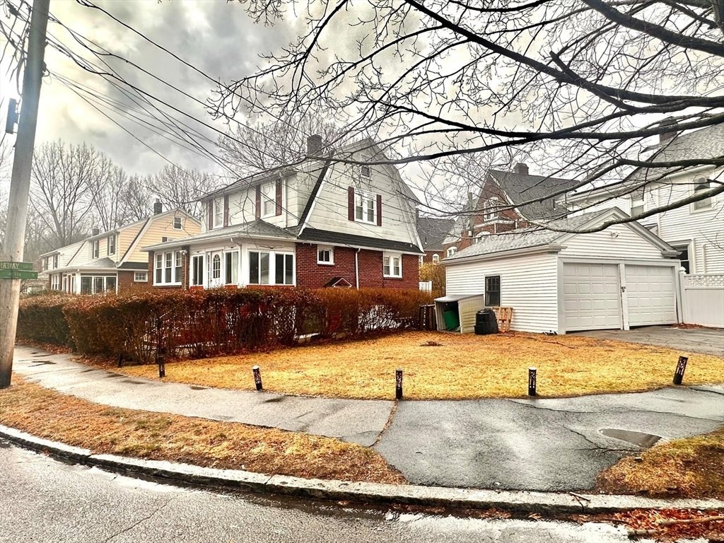 House in Milton, Massachusetts, United States 2 - 16946288