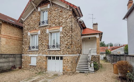 House in Allée de la Tour, Villemomble, France 1
